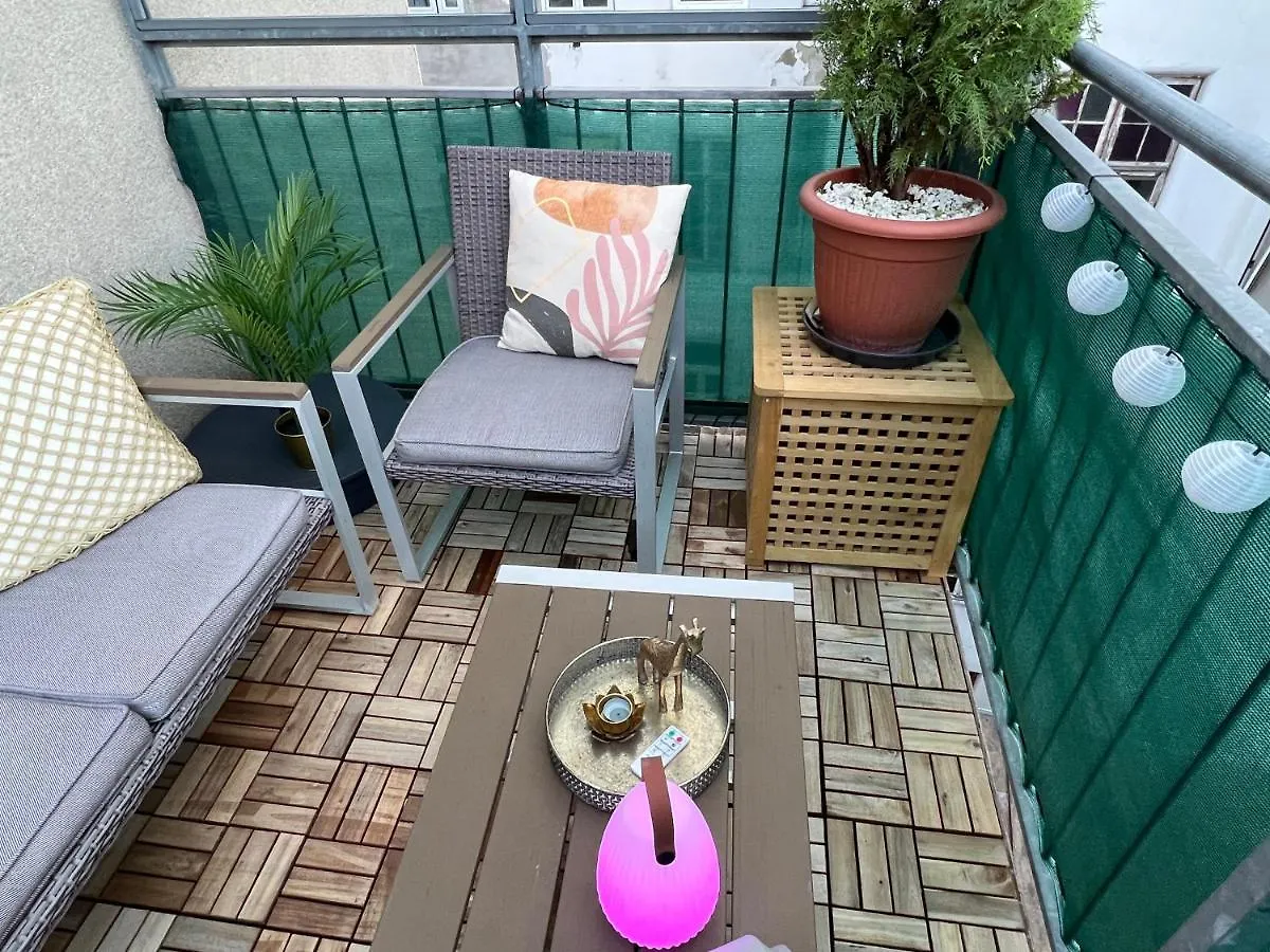 Apartment With Balcony Vienna