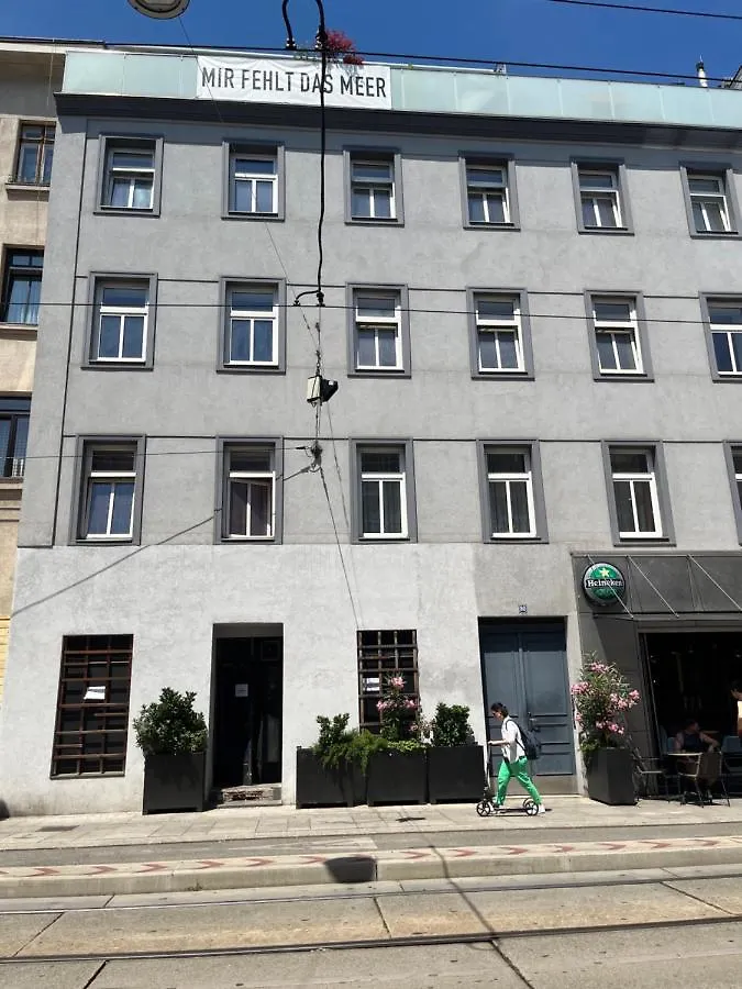 Apartment With Balcony Vienna