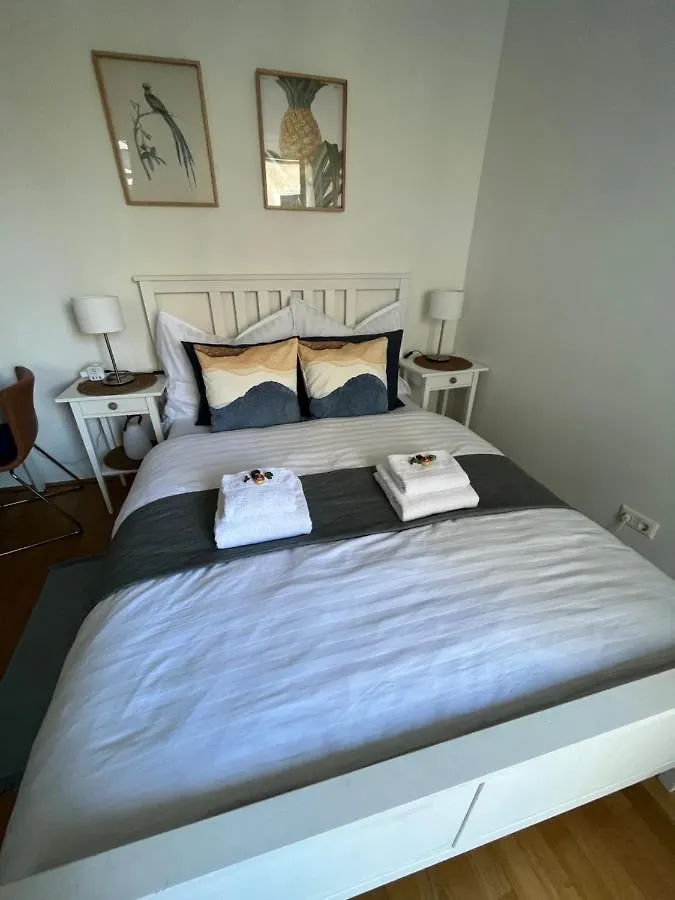 Apartment With Balcony Vienna